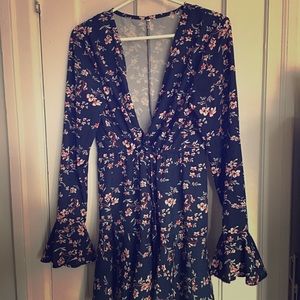 Floral Dress with Trumpet Sleeves (size L)
